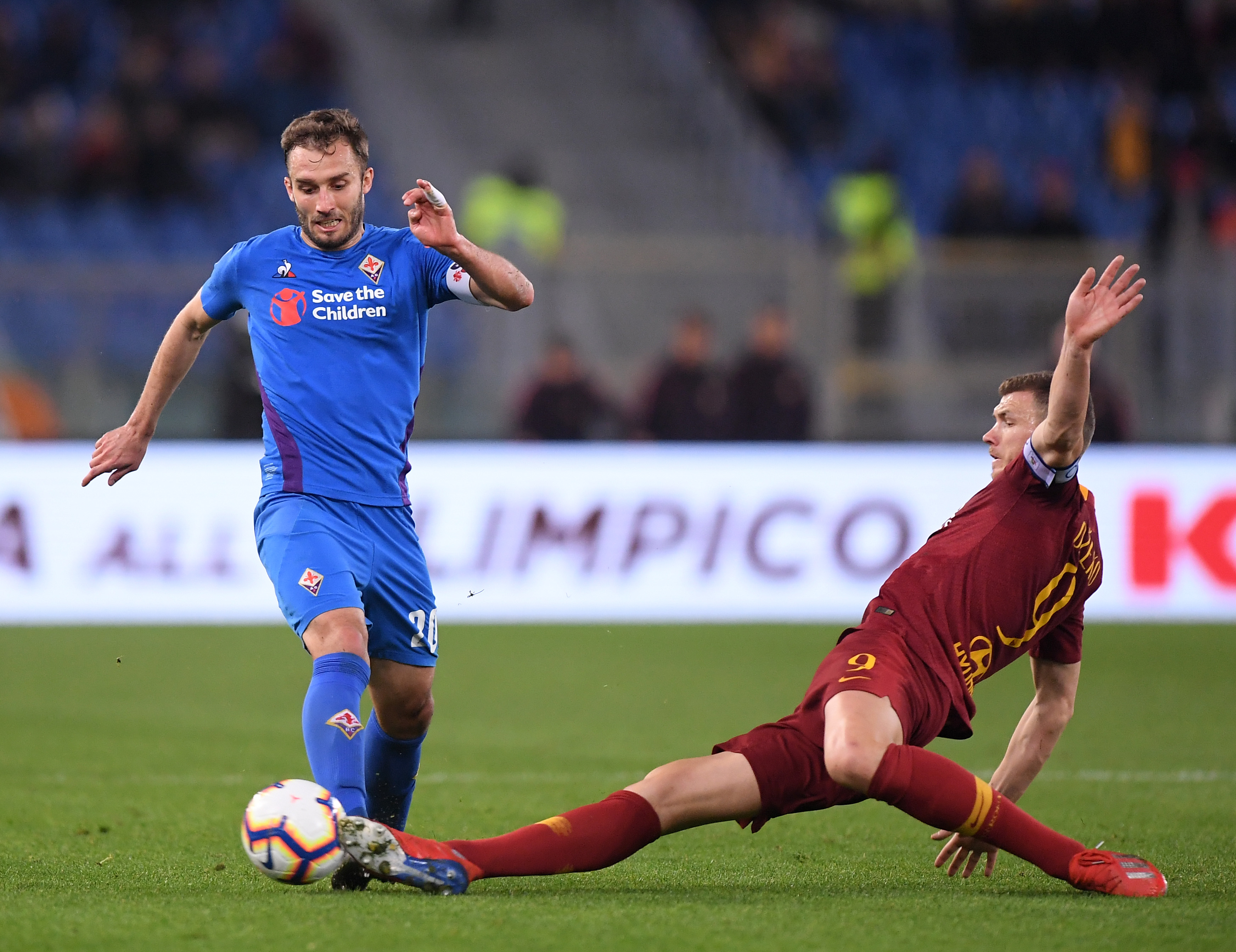 孔蒂比赛中指责小法让科莫球员假摔：你们是故意这么做的吗（孔蒂赛中质问小法：是否指使科莫球员假摔？）