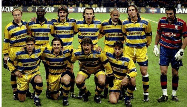 2.53米，麦克托米奈创下倒钩射门脚尖高度新的世界纪录（麦克托米奈倒钩脚尖达2.53米，刷新世界纪录）