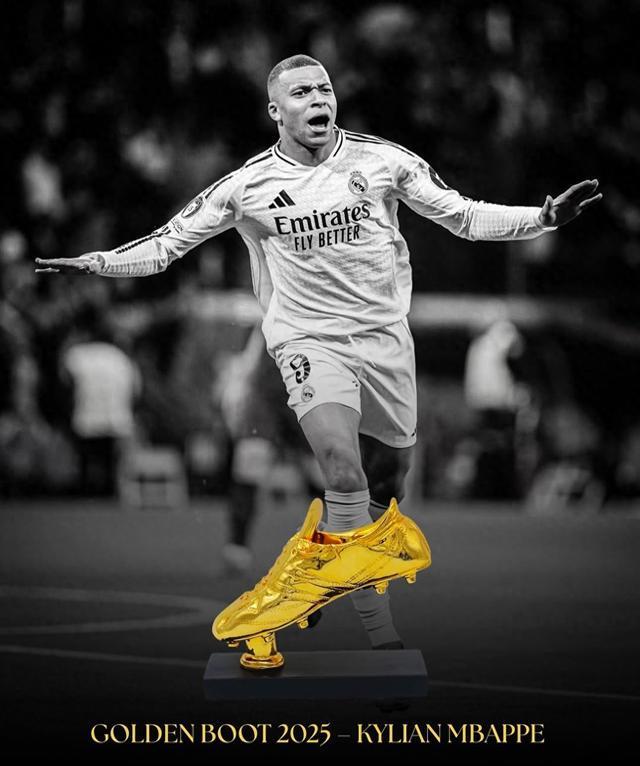 蒂花之秀！小海梅鞋没穿好照样能进三分 命中后自己娇羞一笑（这也能进！小海梅鞋没穿好仍投中三分，命中后害羞一笑）